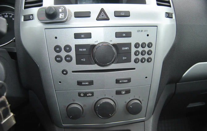 Opel Zafira cena 13900 przebieg: 339357, rok produkcji 2012 z Mogilno małe 301